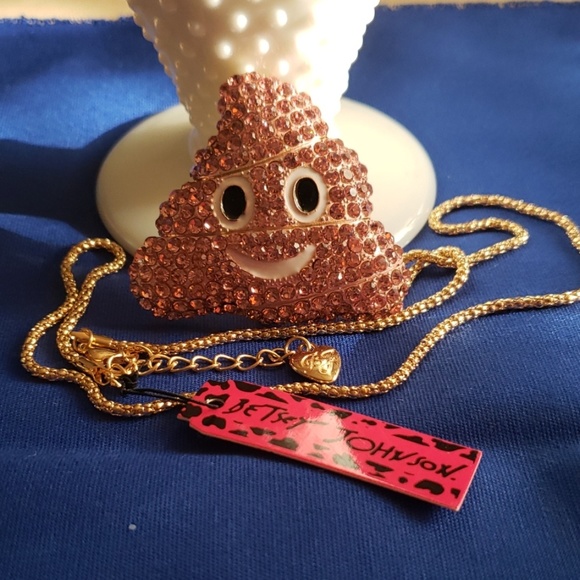 BETSEY JOHNSON CRYSTAL. POOP EMOJI NECKLACE - Picture 2 of 4